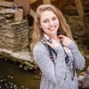 Meet your Posher, Jade